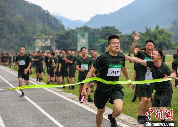 福建武警举行军体运动会 营造练兵备战氛围