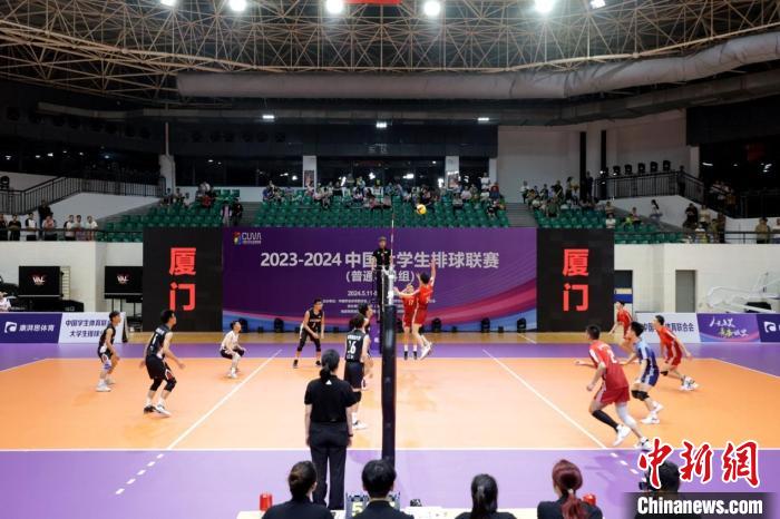 30支高校精英球队征战中国大学生排球联赛